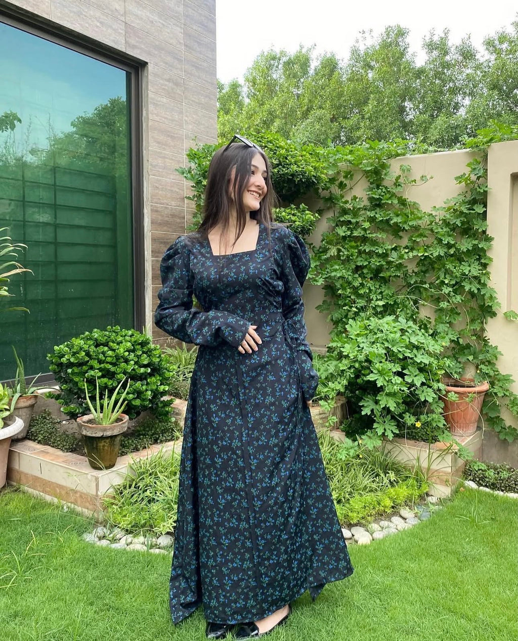 Midnight Bloom Maxi Dress – Black Floral Elegance